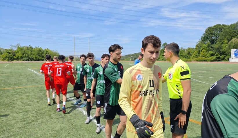 subu-akyazi-saglik-futbol-takimi-ilk-katildigi-turnuvada-kupa-ile-dondudmp2wwwwcf