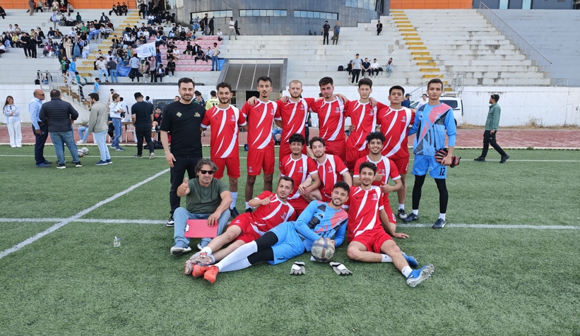 subu-akyazi-saglik-futbol-takimi-ilk-katildigi-turnuvada-kupa-ile-dondudmp2wwwwcf