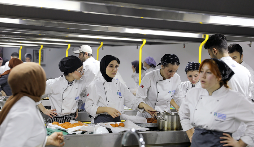 SUBÜ'de sokak lezzetlerinin tanıtıldı