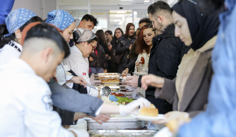 SUBÜ'de sokak lezzetlerinin tanıtıldı