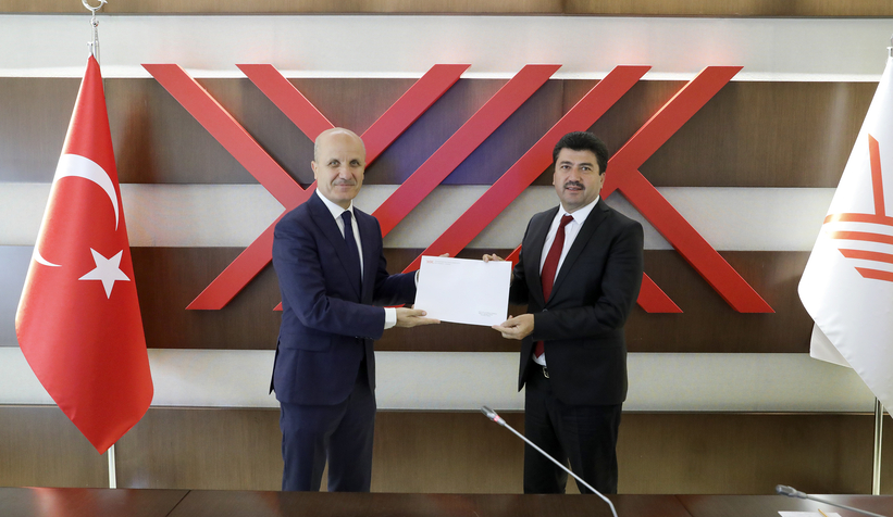 SUBÜ Rektörü Sarıbıyık mazbatasını aldı