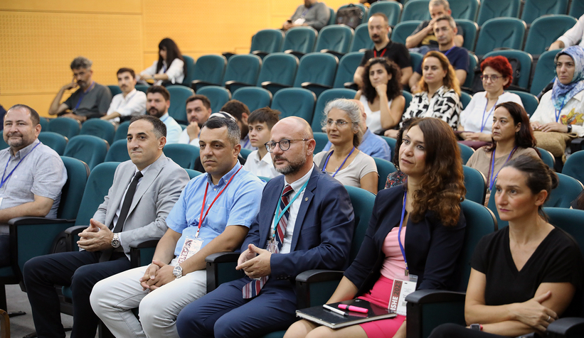 SUBÜ’deki sempozyumda tarih eğitimi konuşuldu