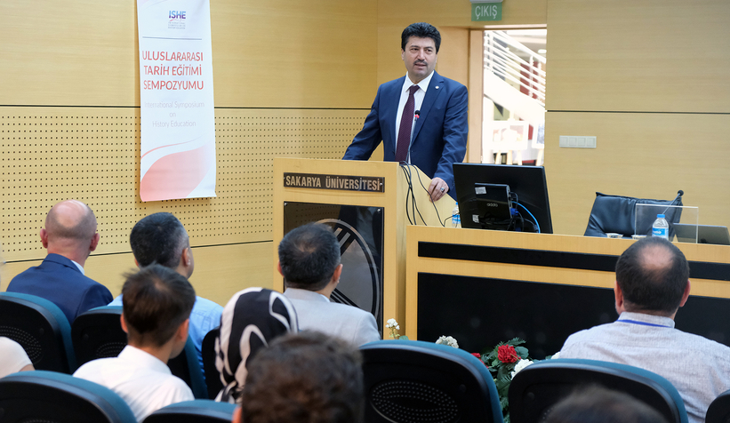 SUBÜ’deki sempozyumda tarih eğitimi konuşuldu