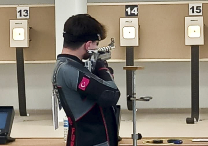 SUBÜ’den atıcılıkta bir kupa ve bir madalya