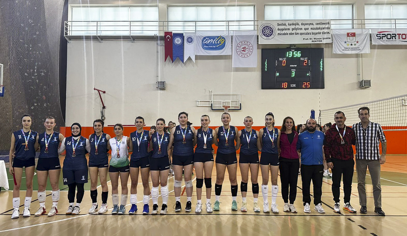 SUBÜ’den kadın ve erkek voleybolda ikincilik