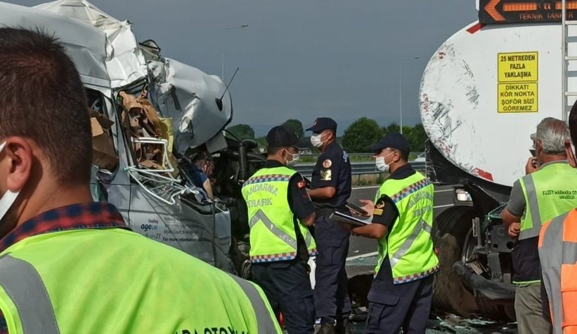 sulama-tankerine-carpan-minibusun-surucusu-olduzzrmbjh3bt