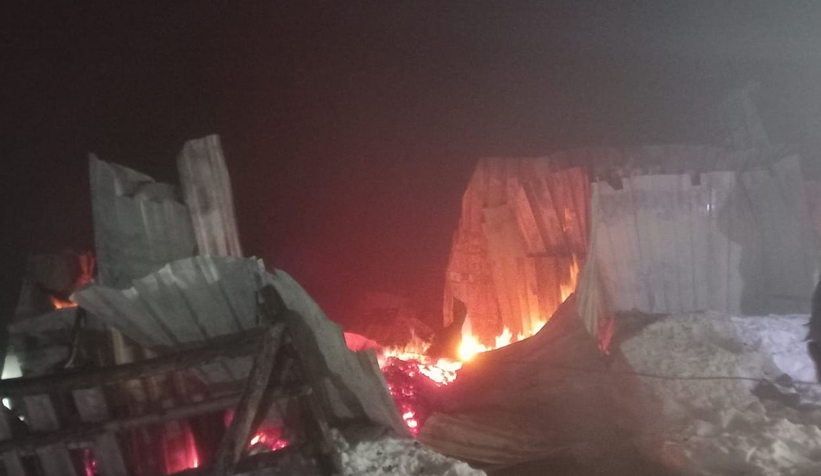 Sultanpınarı Yaylası'nda iki ev yandı