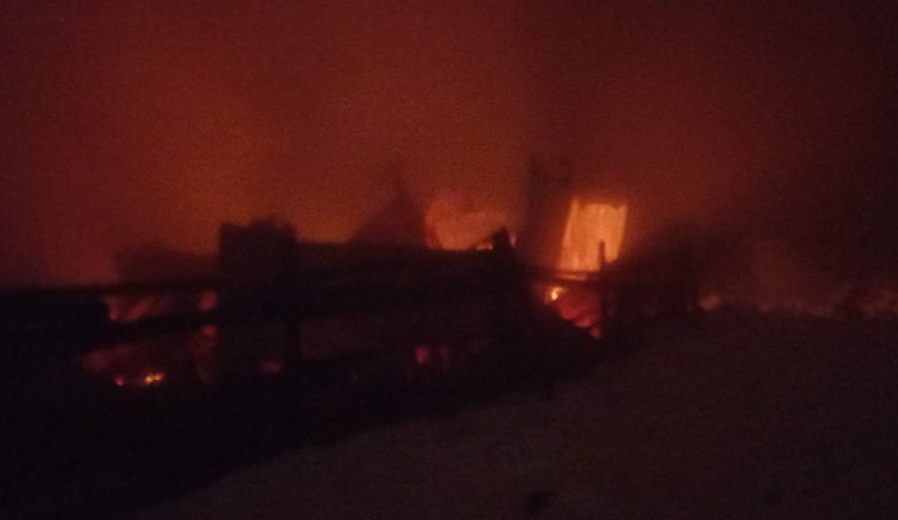 Sultanpınarı Yaylası'nda iki ev yandı