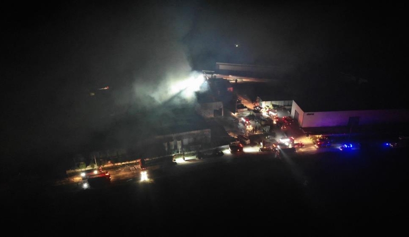 Sünger fabrikası yandı