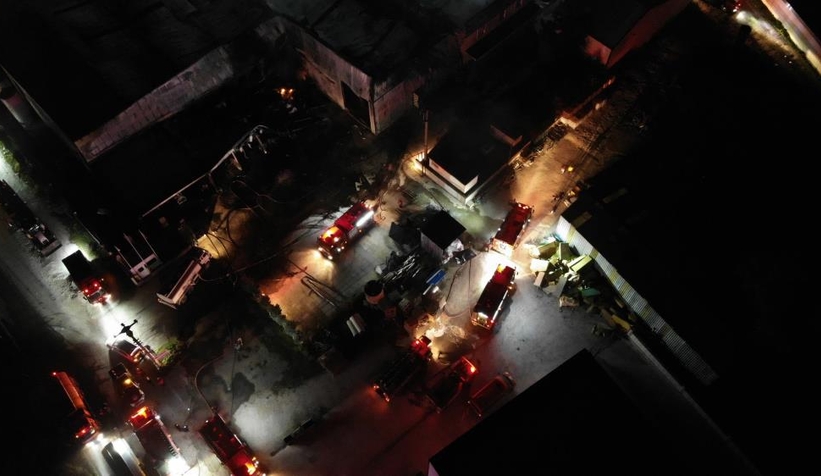 Sünger fabrikası yandı