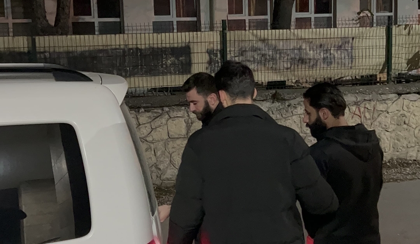 Şüphe üzerine durduruldu, göçmen kaçakçısı çıktı