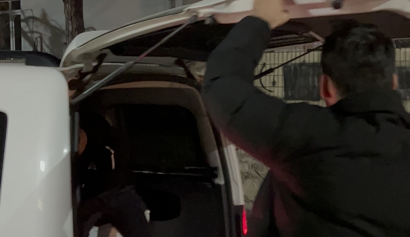 Şüphe üzerine durduruldu, göçmen kaçakçısı çıktı