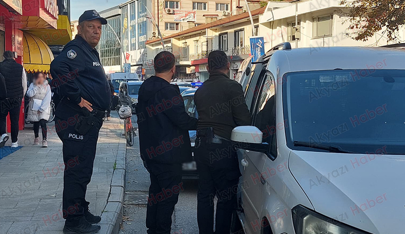 supheli-arac-caddede-durduruldu-uyusturucu-maddeler-ele-gecirildiaeras2ljdj