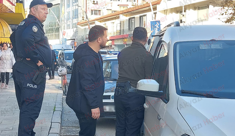 supheli-arac-caddede-durduruldu-uyusturucu-maddeler-ele-gecirildiaeras2ljdj