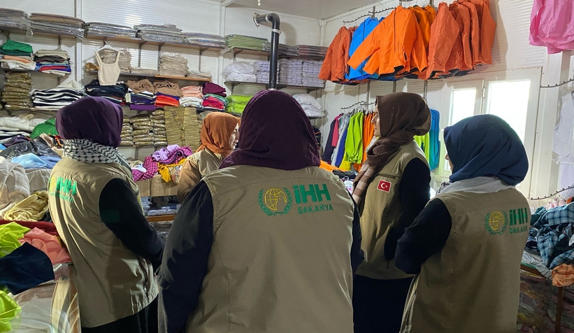 suriye-nin-idlib-ve-azez-bolgelerine-yardim-elid1c4m3prtx