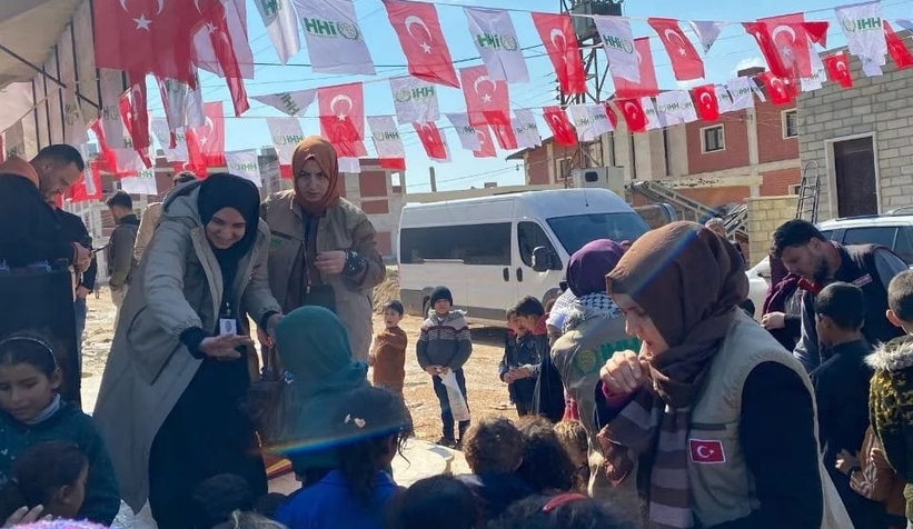 suriye-nin-idlib-ve-azez-bolgelerine-yardim-elid1c4m3prtx