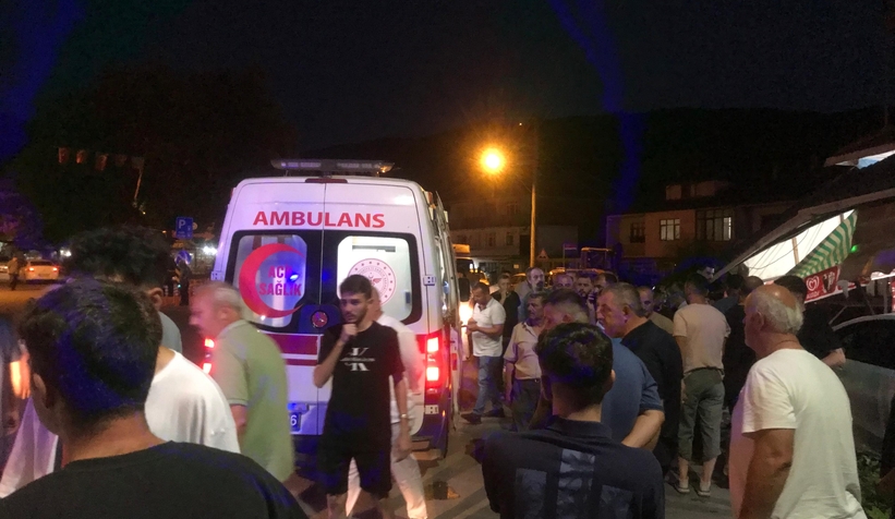 surucu-nobet-gecirdi-otomobil-kahvehaneye-daldiahg4mxpzyt