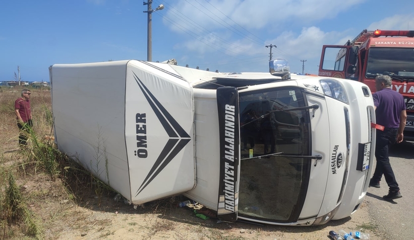  Sürücü otomobilinden metrelerce uzağa savruldu