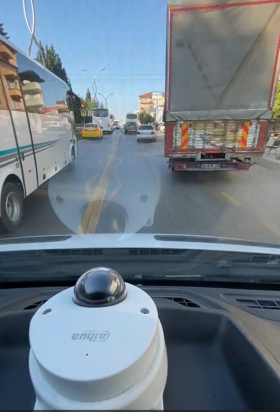 suruculer-ambulansa-boyle-yol-acticee1nm1jyt