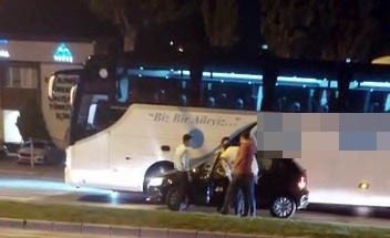 Sürücülerin yol kavgası kamerada