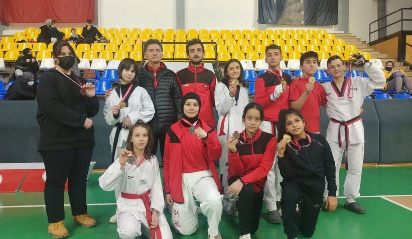 Taekwondo'da Akyazı rüzgarı esti