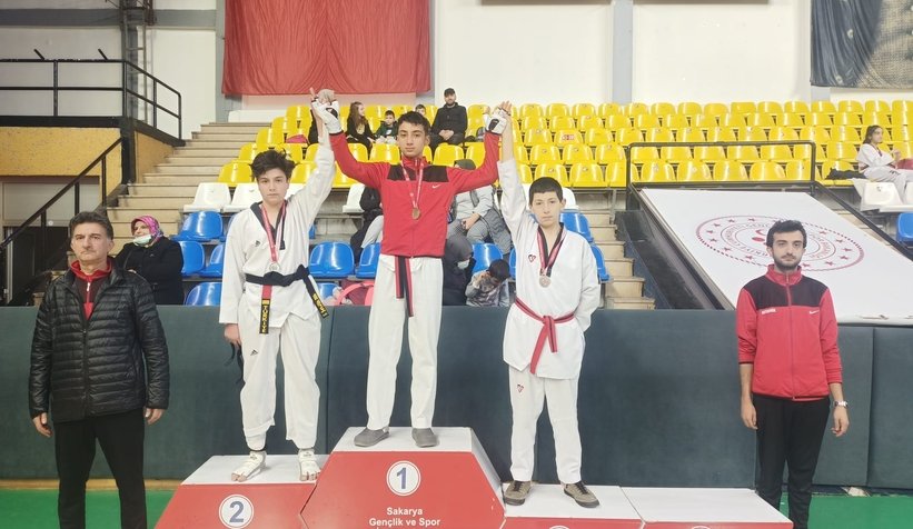 Taekwondo'da Akyazı rüzgarı esti