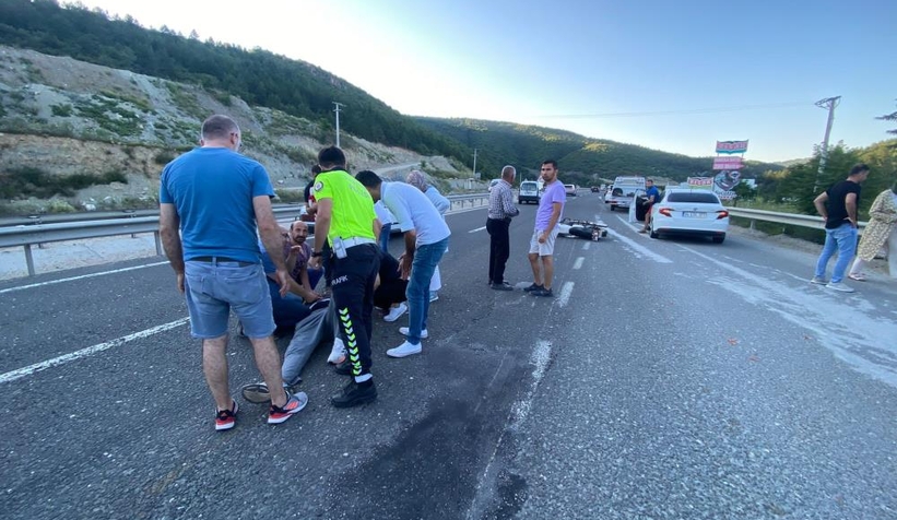 Takla atan motosikletteki karı koca yaralandı