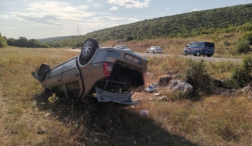 Takla atan otomobil şarampole yuvarlandı: 2 yaralı