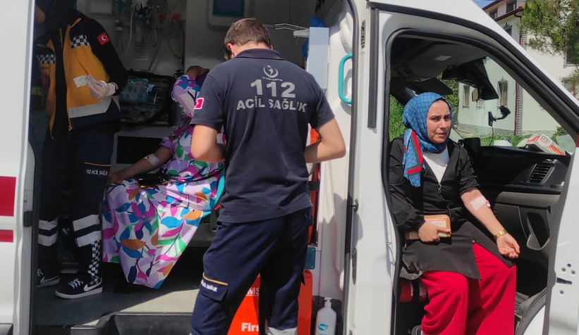 Takla atan otomobildeki 6 kişi yaralandı