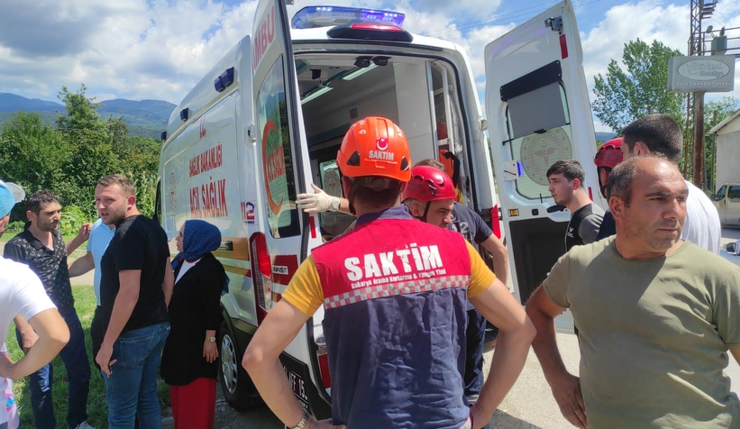 Takla atan otomobildeki 6 kişi yaralandı