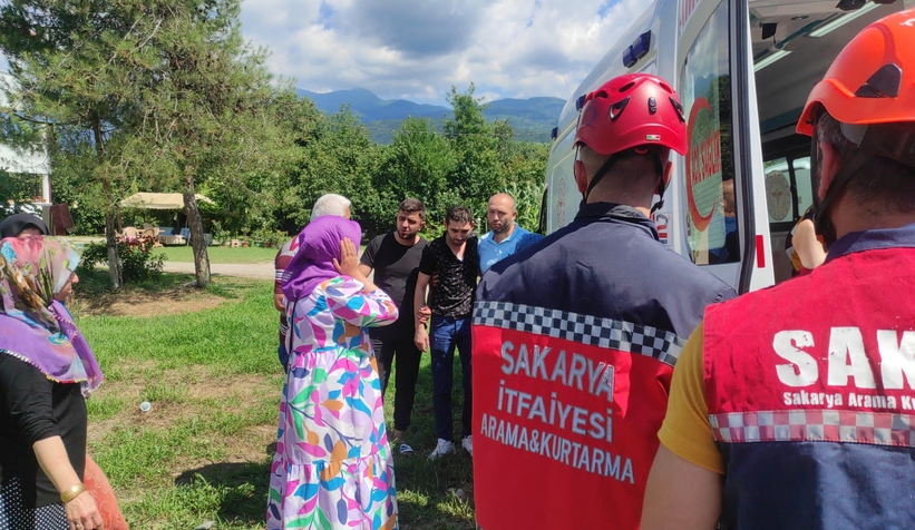 Takla atan otomobildeki 6 kişi yaralandı