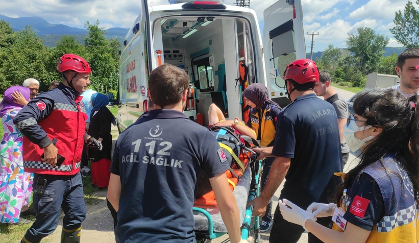 Takla atan otomobildeki 6 kişi yaralandı