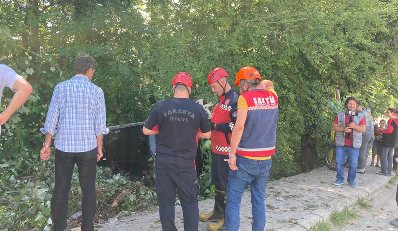 Takla atan otomobildeki 6 kişi yaralandı