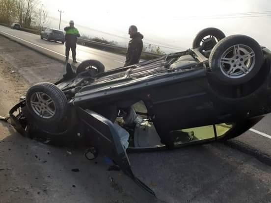 Takla atan otomobilin sürücüsü yaralandı