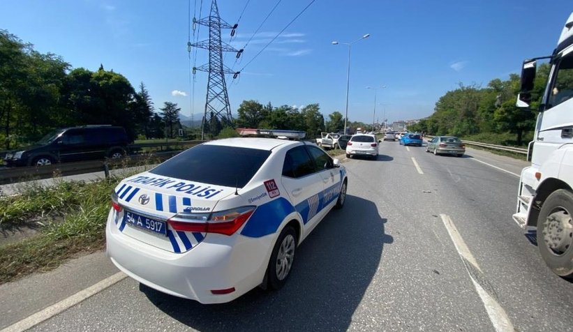 Takla atıp metrelerce sürüklendi: 4 yaralı