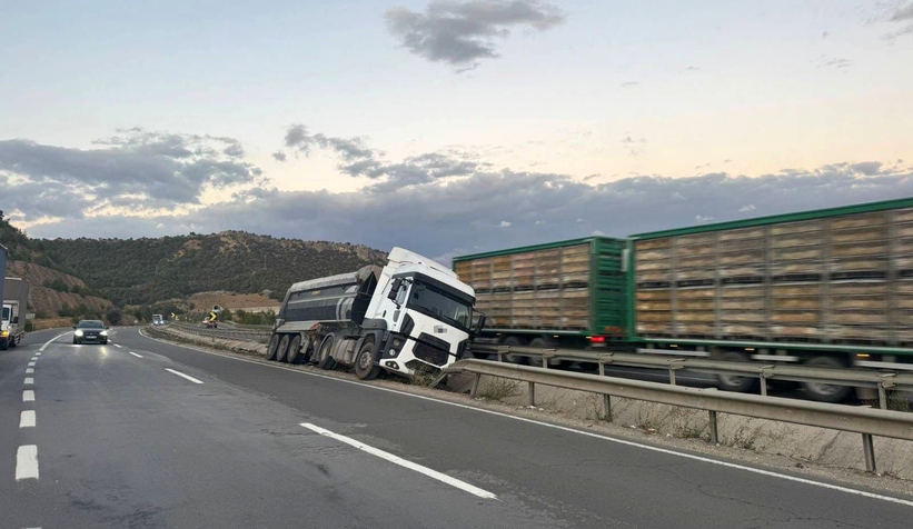 Tanker bariyerlere girdi