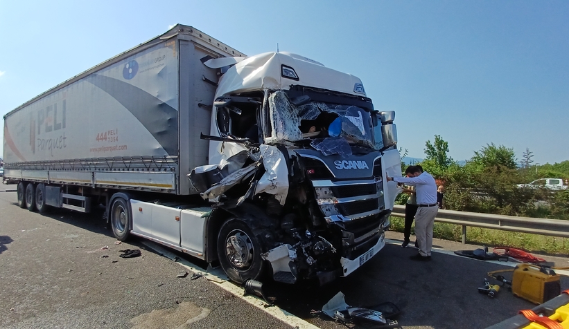 tanker-ile-tir-carpisti-5-yaraliz3fwn05lzw