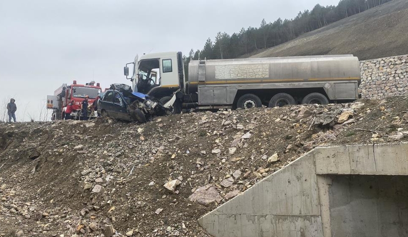 tankerin-bictigi-otomobildeki-kari-koca-olduu3pkdc9hwi