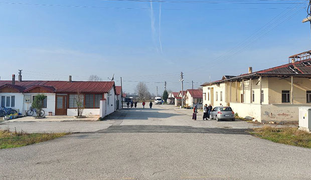 tapular-karisti-yillarca-baskasinin-evinde-yasamislarz2rjwdrqz3