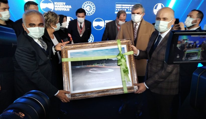 Tarihi açılışa damga vurdu