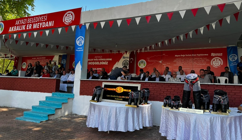 Tarihi Akbalık Yağlı Güreşleri başladı