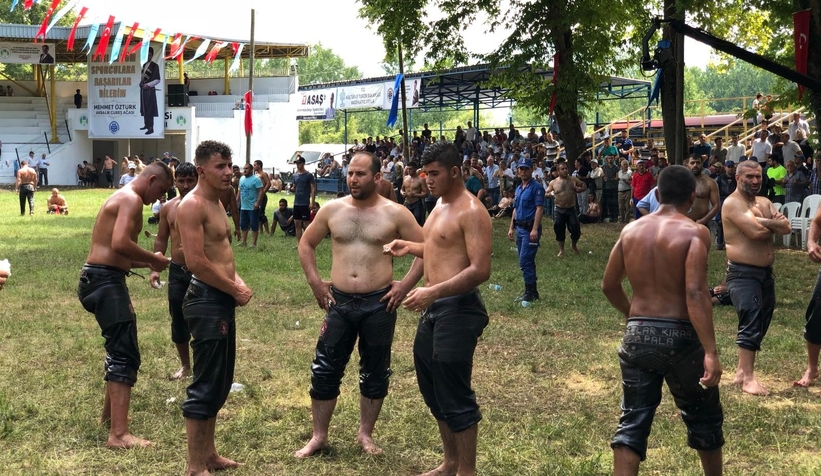 tarihi-akbalik-yagli-guresleri-iptal-we1wzxbwou