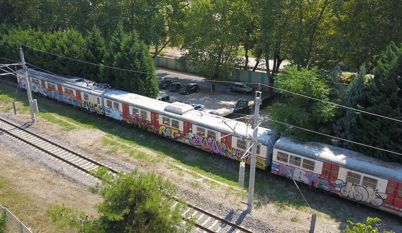 Tarihi boş vagonlar grafiticilerin mekanı oldu