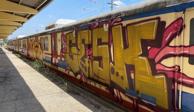 Tarihi boş vagonlar grafiticilerin mekanı oldu