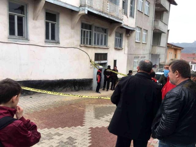 Tarihi konakta feci ölüm