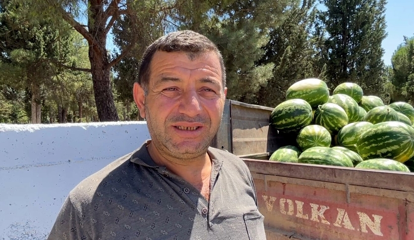 Tarlada Çürümeye Terk Edilen Karpuzlar Vatandaşa Ücretsiz Dağıtıldı