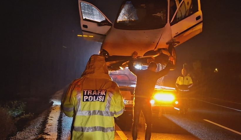 tarlaya-ucan-otomobilde-can-pazari-saglikci-tarlaya-inip-seferber-olduzkhjztdxn1