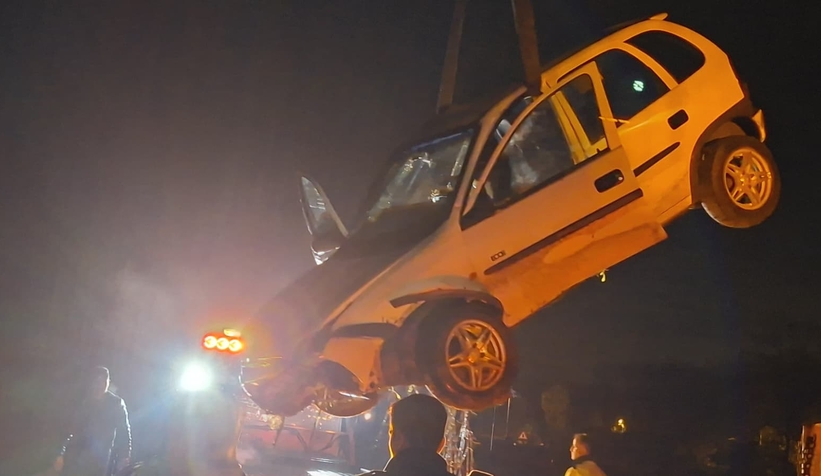 tarlaya-ucan-otomobilde-can-pazari-saglikci-tarlaya-inip-seferber-olduzkhjztdxn1