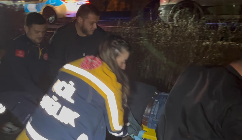 tarlaya-ucan-otomobilde-can-pazari-saglikci-tarlaya-inip-seferber-olduzkhjztdxn1