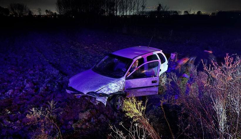 tarlaya-ucan-otomobilde-can-pazari-saglikci-tarlaya-inip-seferber-olduzkhjztdxn1